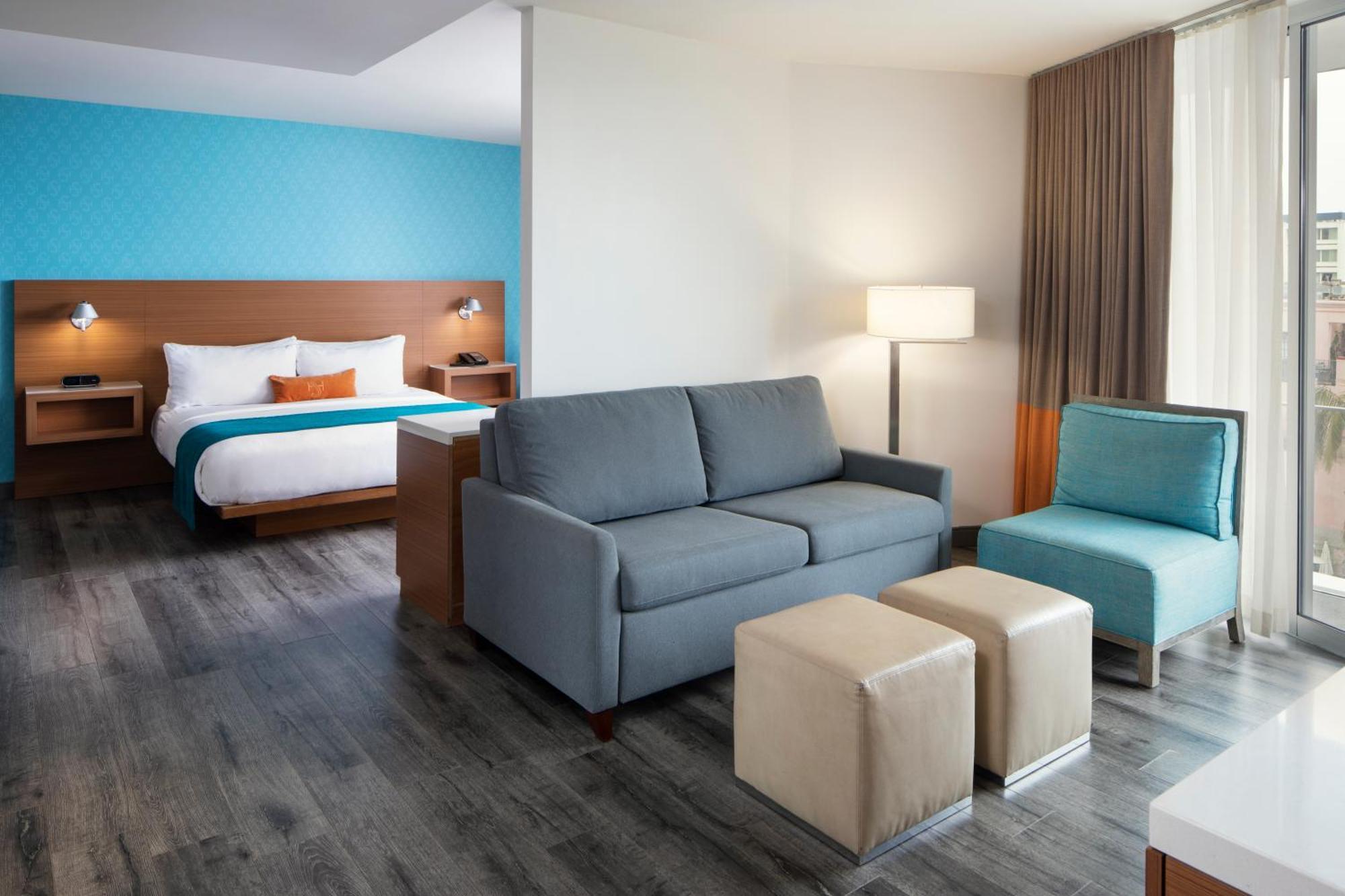 Shore Hotel 4*