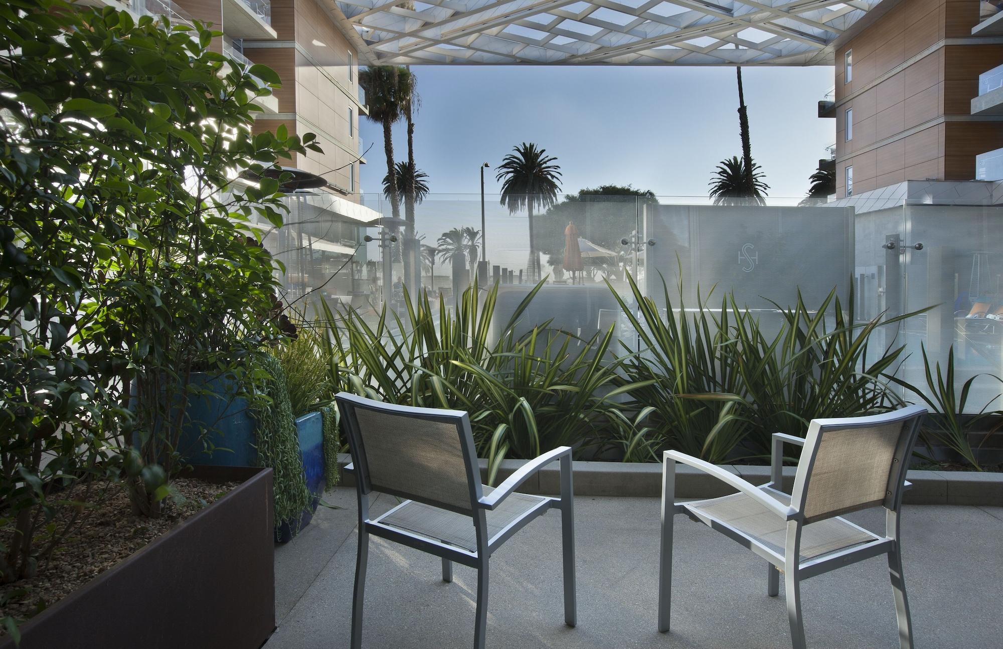 Shore Hotel 4*