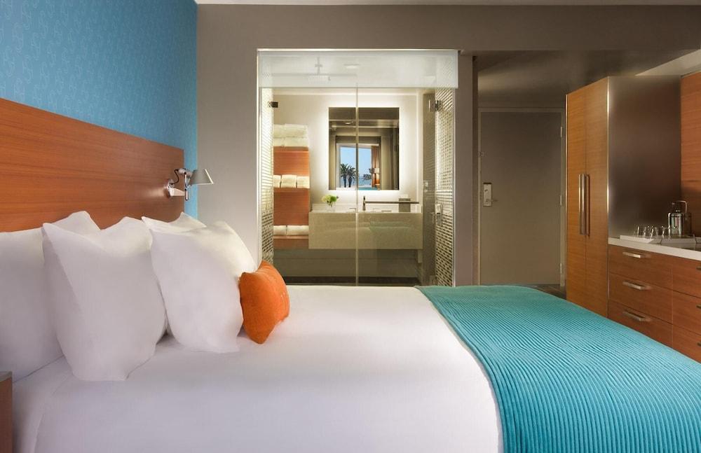 Shore Hotel